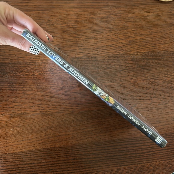 NEW Batman Lovers & Madmen Hardcover by Michael Green, Denys Cowan, John Floyd - Picture 3 of 3